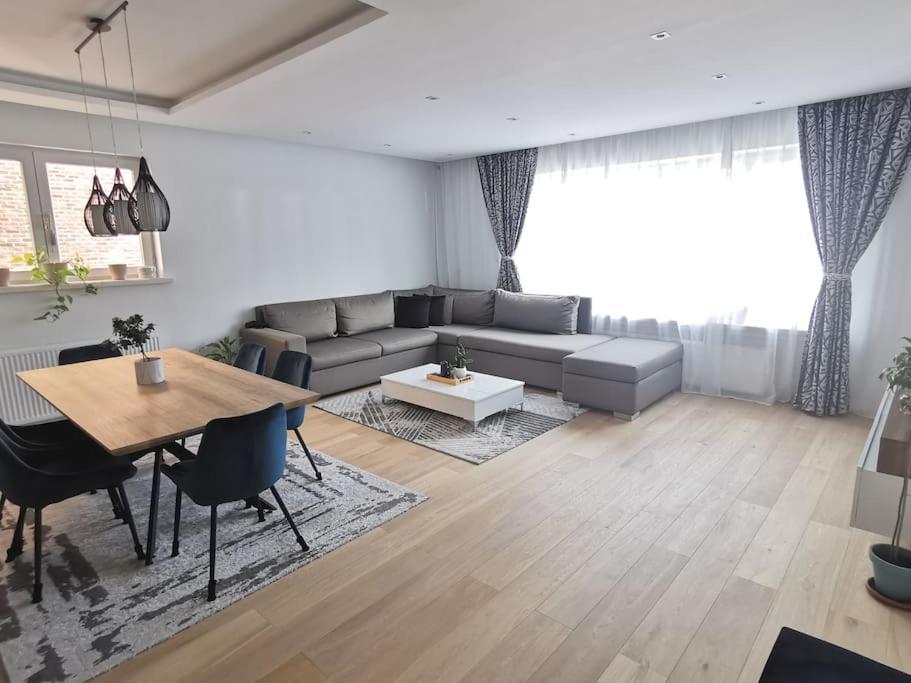 European Heart 2-Bedroom Flat. บรัสเซลส์ ภายนอก รูปภาพ